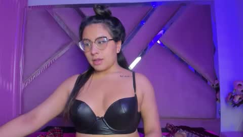 Snapshot of freya_miller_ chatting on 03.08.26 Freya online show from 03.08.26