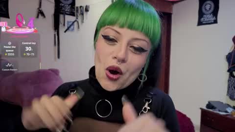 freyaa_sorceress online show from 11.30.25