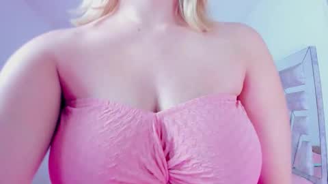 Snapshot of freydis18 chatting on 02.22.26 aura online show from 02.22.26