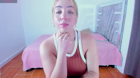 Snapshot of freydis18 chatting on 02.25.26 aura online show from 02.25.26