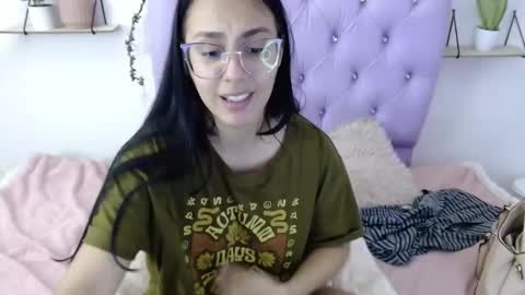 Snapshot of freyja_01 chatting on 09.26.25 Freyja online show from 09.26.25