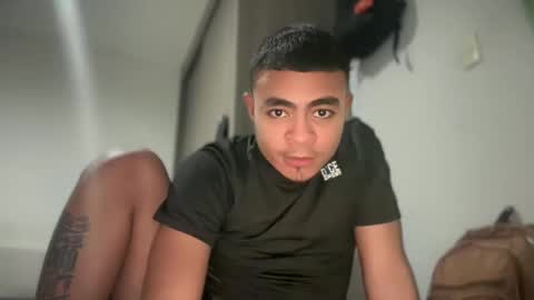 Snapshot of freyva_ chatting on 01.22.25 freyva_ online show from 01.22.25