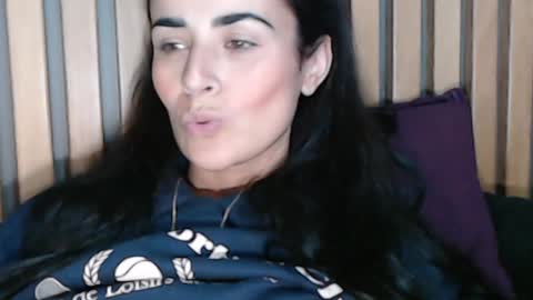 Snapshot of frida__x chatting on 12.03.24 Frida online show from 12.03.24