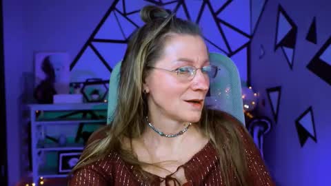 Snapshot of fridatander chatting on 02.16.25 Frida Tander online show from 02.16.25