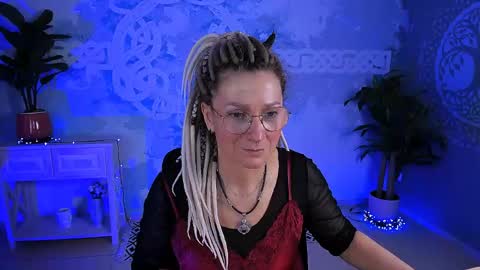 Frida Tander online show from 05.05.26