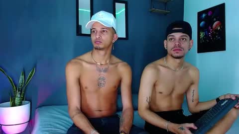 Snapshot of friendsofeverything_ chatting on 12.02.24 Adam y pitter online show from 12.02.24