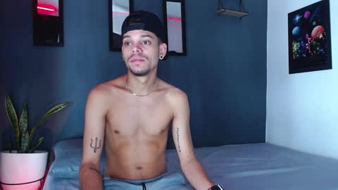 Snapshot of friendsofeverything_ chatting on 12.03.24 Adam y pitter online show from 12.03.24