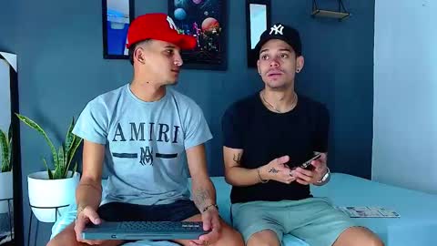 Snapshot of friendsofeverything_ chatting on 12.22.24 Adam y pitter online show from 12.22.24