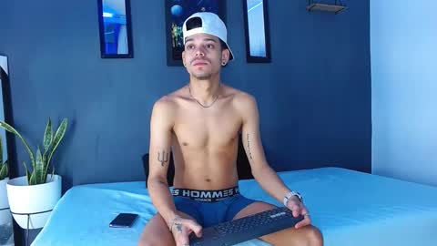 Snapshot of friendsofeverything_ chatting on 12.24.24 Adam y pitter online show from 12.24.24