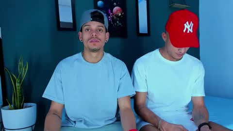 Snapshot of friendsofeverything_ chatting on 03.02.25 Adam y pitter online show from 03.02.25