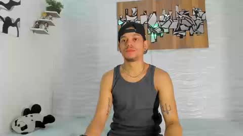 Snapshot of friendsofeverything_ chatting on 09.11.25 Adam y pitter online show from 09.11.25