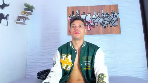 Snapshot of friendsofeverything_ chatting on 09.12.25 Adam y pitter online show from 09.12.25