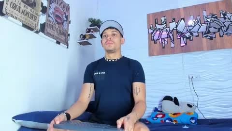 Snapshot of friendsofeverything_ chatting on 10.03.25 Adam y pitter online show from 10.03.25