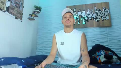 Snapshot of friendsofeverything_ chatting on 10.05.25 Adam y pitter online show from 10.05.25