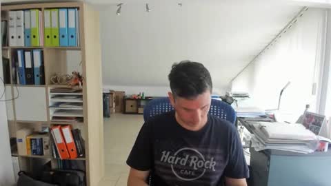 Snapshot of frikits chatting on 04.19.26 Francois online show from 04.19.26