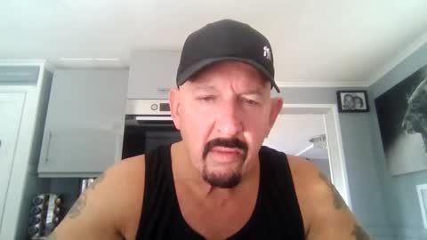 Snapshot of friskyneedsum chatting on 02.05.25 bob online show from 02.05.25