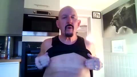 Snapshot of friskyneedsum chatting on 02.27.25 bob online show from 02.27.25