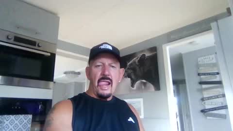 Snapshot of friskyneedsum chatting on 09.11.25 bob online show from 09.11.25