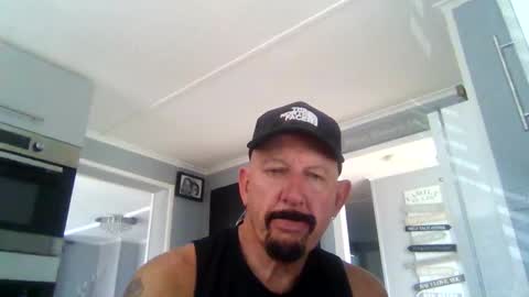 Snapshot of friskyneedsum chatting on 09.22.25 bob online show from 09.22.25