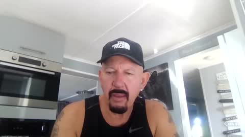 Snapshot of friskyneedsum chatting on 09.29.25 bob online show from 09.29.25