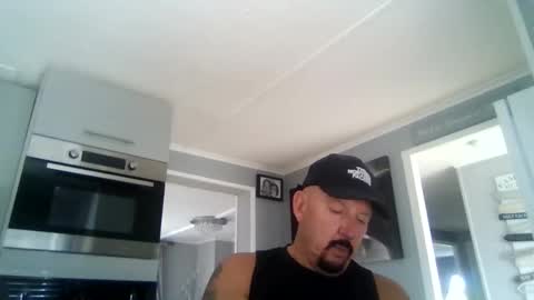 Snapshot of friskyneedsum chatting on 10.09.25 bob online show from 10.09.25