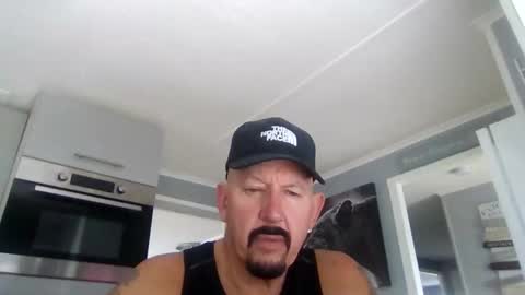 Snapshot of friskyneedsum chatting on 10.13.25 bob online show from 10.13.25