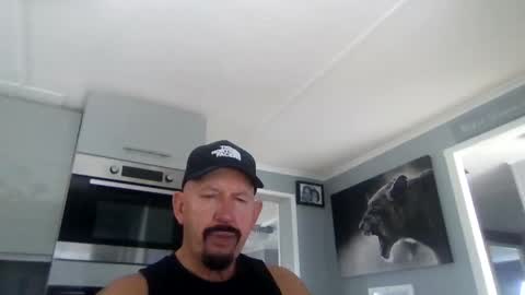 Snapshot of friskyneedsum chatting on 10.21.25 bob online show from 10.21.25