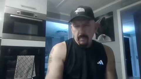 Snapshot of friskyneedsum chatting on 11.07.25 bob online show from 11.07.25