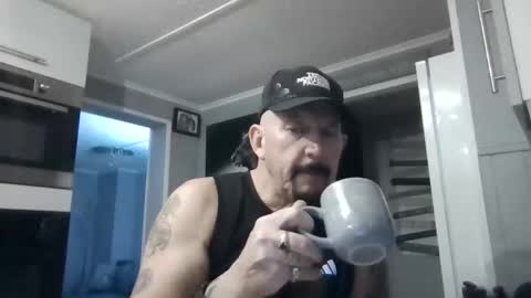 Snapshot of friskyneedsum chatting on 11.21.25 bob online show from 11.21.25