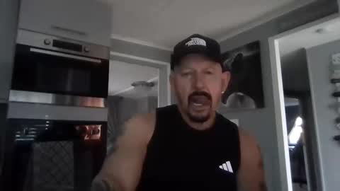 Snapshot of friskyneedsum chatting on 12.01.25 bob online show from 12.01.25