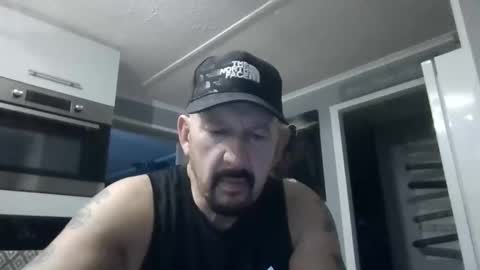 Snapshot of friskyneedsum chatting on 12.04.25 bob online show from 12.04.25