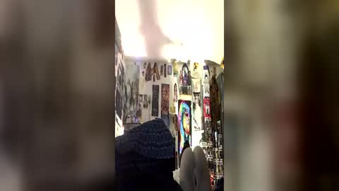 Snapshot of frozen232 chatting on 06.18.26 Fabian online show from 06.18.26