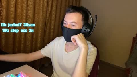 Snapshot of froztai chatting on 12.13.25 froztai online show from 12.13.25