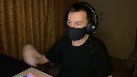 Snapshot of froztai chatting on 12.16.25 froztai online show from 12.16.25