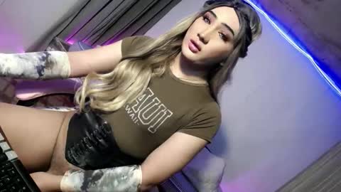 Snapshot of fucking_nathalie69 chatting on 04.09.26 paul online show from 04.09.26