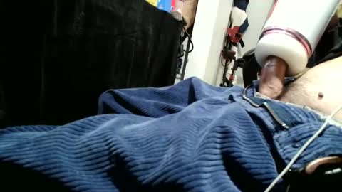 fuckmeallday1975 online show from 04.28.26