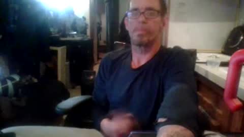 Snapshot of fuckmehard221187 chatting on 02.20.25 me online show from 02.20.25