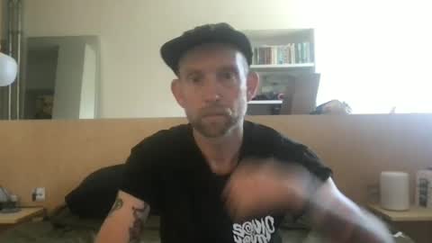 Snapshot of fugazixx chatting on 06.19.26 fugazixx online show from 06.19.26