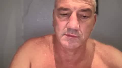 Snapshot of fullback_15 chatting on 09.28.25 fullback_15 online show from 09.28.25