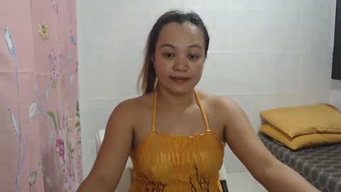 Snapshot of funluvnpinay4u chatting on 12.04.24 MAE online show from 12.04.24