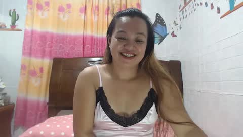 Snapshot of funluvnpinay4u chatting on 01.22.25 MAE online show from 01.22.25