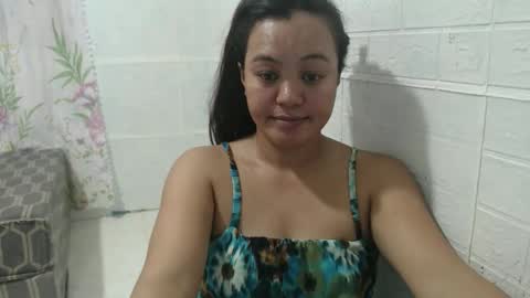 Snapshot of funluvnpinay4u chatting on 11.20.25 MAE online show from 11.20.25