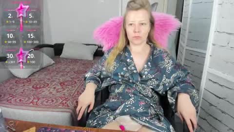 Snapshot of funny_bunny4 chatting on 02.27.25 funny_bunny4 online show from 02.27.25