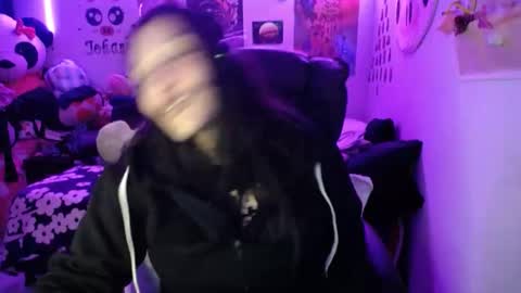 Snapshot of funny_weed_money chatting on 03.08.25 Linda Cataleya- mackenzie girls online show from 03.08.25