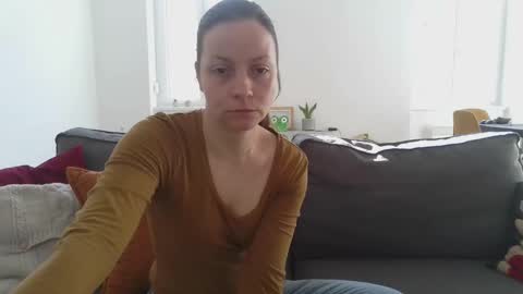 Snapshot of funservice chatting on 03.04.25 funservice online show from 03.04.25