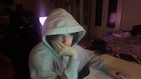 Snapshot of furiafap chatting on 09.19.25 Edward online show from 09.19.25