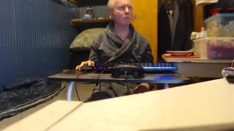 Snapshot of furosz chatting on 01.26.25 furosz online show from 01.26.25