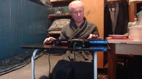 Snapshot of furosz chatting on 02.01.25 furosz online show from 02.01.25