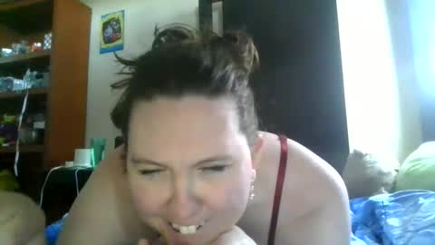 fuzzypeaches87 online show from 04.08.26