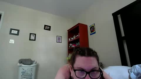fuzzypeaches87 online show from 06.05.26
